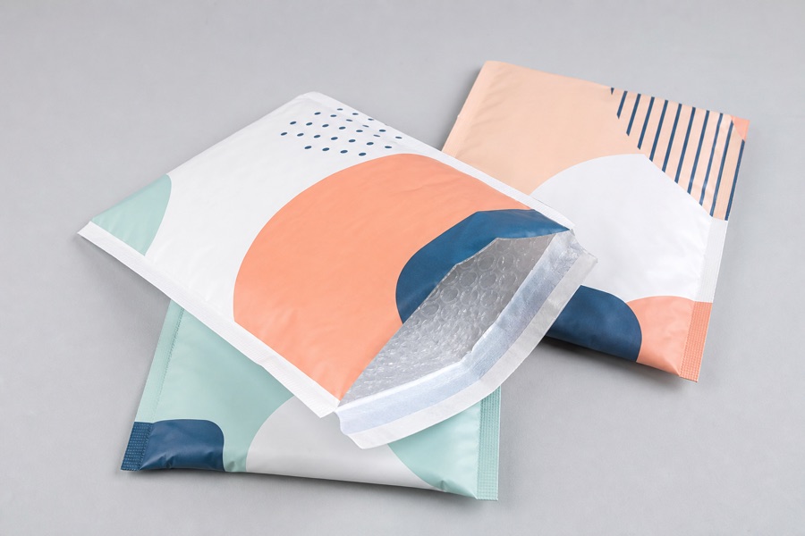 Custom printed mailer for cosmetics ecommerce packaging